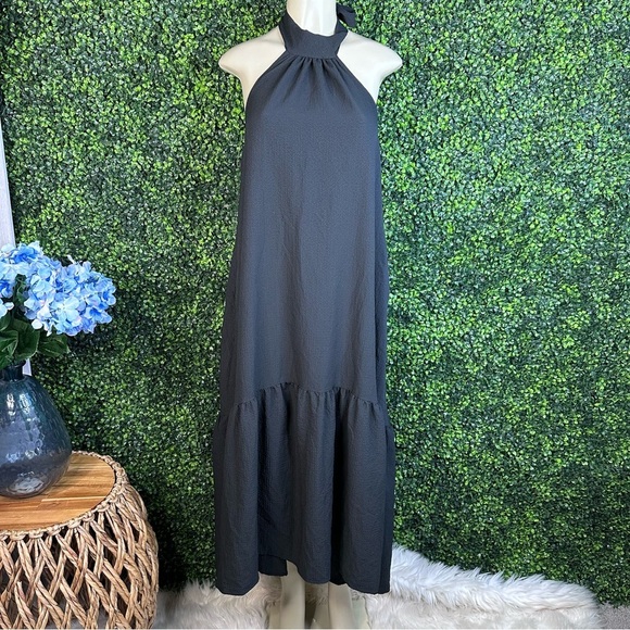 Black halter style  dress nwt - Picture 4 of 9